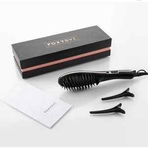 Foxy Bae straightening brush